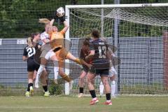 2. Bundesliga Frauen - Saison 2025/26 - FC Ingolstadt 04 Frauen - FCB München II - Torwart Anna-Lena Daum (Nr.22 - FC Ingolstadt Frauen I) - Reszler Eszter rot FCB  - Foto: Meyer Jürgen