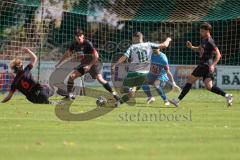Landesliga - Saison 2025/26 - SV Manching - FC Sonthofen - Sebastian Graßl (Nr.10 - SV Manching) - Zettler Marco Torwart Sonthofen - Schmölz Tobias #6 schwarz Sonthofen - Foto: Meyer Jürgen