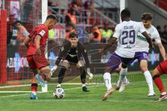 3. Liga; FC Ingolstadt 04 - Erzgebirge Aue; Marcel Costly (22, FCI) bereitet sei Tor vor Torwart Lord Louis (22 Aue) Collins Jamilu (29 Aue) Zobel Tristan (25 Aue)