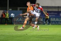 3. Liga; FC Viktoria Köln - FC Ingolstadt 04; Zweikampf Kampf um den Ball Mladen Cvjetinovic (19, FCI) Marseiler Luca (30 Köln)