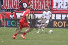 3. Liga; Rot-Weiss Essen - FC Ingolstadt 04; Ryan Malone (16, FCI) Eitschberger Julian (2 RWE)