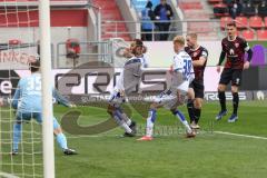 2.BL; FC Ingolstadt 04 - Karlsruher SC; Maximilian Beister (11, FCI) Torschuß, Gordon Daniel (3 KSC) Breithaupt Tim (38 KSC) Torwart Gersbeck Marius (35 KSC) Stefan Kutschke (30, FCI)