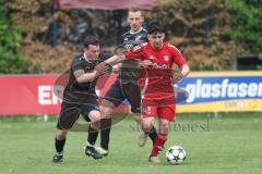 Kreisklasse - Saison 2024/25- Türkisch SV Ingolstadt - FC Gelbelsee-  - Baha Asici rot Türkisch - Lukas Pickl schwarz Gelbelsee - Foto: Meyer Jürgen