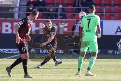 2.BL; FC Ingolstadt 04 - SV Sandhausen; Nikola Stevanovic (15, FCI) Flanke Soukou Cebio (7 SVS) Michael Heinloth (17, FCI)