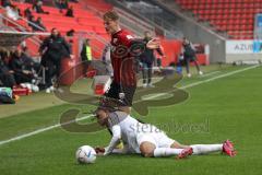 3.Liga - Saison 2022/2023 - FC Ingolstadt 04 -  - FC Freiburg II -Maximilian  Neuberger (Nr.38 - FCI) - Jordy Makendo (Nr.4 - SC Freiburg II) -  Foto: Meyer Jürgen