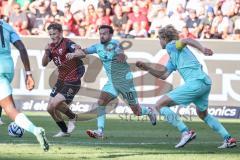 3. Liga; FC Ingolstadt 04 - TSV 1860 München; Zweikampf Kampf um den Ball Moritz Seiffert (23, FCI) Vrenezi Albion (10 TSV) Verlaat Jesper (4 TSV)