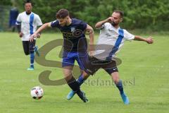 A-Klasse - SV Oberstimm - SV Haunwöhr - Julius Walter blau Haunwöhr - Artur Rudnyev weiss Oberstimm - Foto: Jürgen Meyer