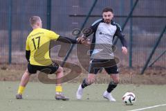 Freundschaftsspiel - Saison 2025/26 - TSV Ober./Unterhaunstadt -  TSV Neustadt  - Nikola Kamenjasevic grau Oberh.stadt - Michael Deiner gelb Neustadt - Foto: Meyer Jürgen