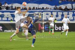 2.BL; Karlsruher SC - FC Ingolstadt 04; Zweikampf Kampf um den Ball Filip Bilbija (35, FCI) Kobald Christoph (22 KSC)