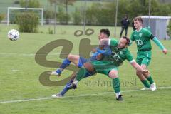 Kreisliga - Saison 2023/24 - SV Lippertshofen - SV Hundszell - Luca Kammerer blau Hundszell - Kai Lautenschläger grün Lippertshofen - Foto: Meyer Jürgen