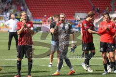 3.Liga - Saison 2022/2023 - FC Ingolstadt 04 -  1. FC Saarbrücken - Die Mannschaft bedankt sich bei den Fans - Torwart Marius Funk (Nr.1 - FCI) - Tobias Schröck (Nr.21 - FCI) - Foto: Meyer Jürgen