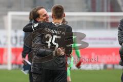 2.BL; FC Ingolstadt 04 - SG Dynamo Dresden; Sieg Jubel Freude Cheftrainer Rüdiger Rehm (FCI) gratuliert Filip Bilbija (35, FCI)
