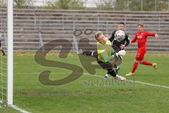 Bayernliga Süd - Saison 2021/2022 - FC Ingolstadt 04 II - TürkAugsburg - Meikis Fabio (#19 FCI) mit einer Torchance - Leon Musial Torwart Augsburg  - Foto: Meyer Jürgen