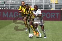 3. Fußball-Liga - Saison 2022/2023 - Borussia Dortmund II - FC Ingolstadt 04 - Moussa Doumbouya (Nr.27 - FCI) - Abdoulaye Kamara (Nr.32 - Borussia Dortmund II) - Foto: Meyer Jürgen