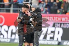 3. Liga; FC Ingolstadt 04 - 
SV Sandhausen; Sieg Jubel Freude 4:0, Cheftrainer Michael Köllner (FCI) bei Torschütze Felix Keidel (43, FCI) Danke Handschlag 1. Liga Tor