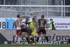 2.BL; FC Ingolstadt 04 - SSV Jahn Regensburg; Tor Jubel Treffer 0:3 Kaan Caliskaner (10 SSV) trifft gegen Torwart Fabijan Buntic (24, FCI) Marc Stendera (10, FCI)
