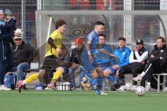 2024_2_17 - Saison 2023/24 - AUDI-Schanzer Amateur Cup - SV Hundszell - FC Hitzhofen/Oberzell  - Halbfinale 1 - Niclas Filser gelb Hitzhofen - Manuel Wittmann blau Hundszell - Foto: Meyer Jürgen