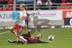 3. Liga; FC Ingolstadt 04 - 
Rot-Weiss Essen; Zweikampf Kampf um den Ball Yannick Deichmann (20, FCI) Brumme Lucas (14 RWE)