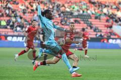 3. Liga; FC Ingolstadt 04 - FC Viktoria Köln; Tonye Yannick (30 VK) Marcel Costly (22, FCI) Zweikampf Kampf um den Ball