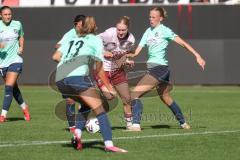 2. Bundesliga Frauen - Saison 2025/26 - FC Ingolstadt 04 Frauen - SC Sand - Nina Penzkofer (Nr.29 - FC Ingolstadt Frauen I) - Takizawa Rio grün SC Sand links - Fischer Milena grün SC Sand - Foto: Meyer Jürgen