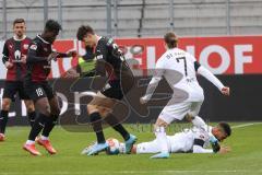 2.BL; FC Ingolstadt 04 - FC ST. Pauli; Zweikampf Kampf um den Ball Merlin Röhl (34, FCI) Hans Nunoo Sarpei (18 FCI) Irvine Jackson (7 Pauli)