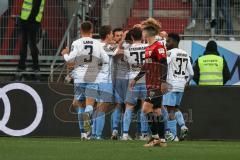 3. Liga; FC Ingolstadt 04 - TSV 1860 München; Tor Jubel Treffer Lex Stefan (7 TSV) Felix Keidel (43, FCI) sieht zu