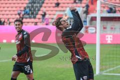 3. Liga; FC Ingolstadt 04 - MSV Duisburg; Tor Jubel Treffer 2:1 Fredrik Carlsen (8, FCI) Nishan Velupilay (28 FCI) Golfschlag
