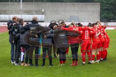 2. Fußball-Liga - Frauen - Saison 2022/2023 - FC Ingolstadt 04 - RB Leipzig - Die Mannschaft bildet einen Kreis vor dem Spiel - Foto: Meyer Jürgen