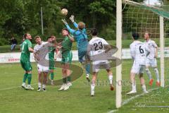 Landesliga - Saison 2024/25 - SV Manching - FC Kempten - Simon Berger (Nr.5 - SV Manching) - Siebken Christoph Torwart Kempten - Foto: Meyer Jürgen