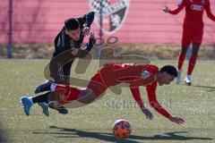 A - Junioren Bundesliga Süd/Südwest -  Saison 2021/2022 - FC Ingolstadt 04 - FC Bayern München - Dibrani Benjamin schwarz Bayern M. #28 - Udogu David (#3 FCI) - Foto: Meyer Jürgen