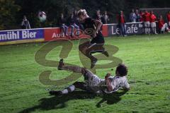 Bezirksliga - Saison 2022/2023 - SV Manching  - FSV Pfaffenhofen - Rainer Meisinger schwarz Manching - Nico Ziegler weiss Paf - Foto: Meyer Jürgen