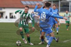 Landesliga - Saison 2025/26 - SV Manching - VFB Durach - Fabian  Neumayer (Nr.9 - SV Manching) -  Gruber Christoph blau Durach - Foto: Meyer Jürgen