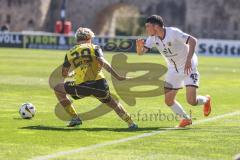 3. Liga; Borussia Dortmund II - FC Ingolstadt 04; Zweikampf Kampf um den Ball Felix Keidel (43, FCI) Jessen Niklas (29 BVB2)