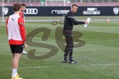 3.Liga - Saison 2022/2023 - FC Ingolstadt 04 -  - Cheftrainer Michael Köllner (FCI) beim ersten Training - Cheftrainer Michael Köllner (FCI) gibt Anweisungen -  - Foto: Meyer Jürgen