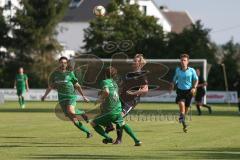 BZL - Oberbayern Nord - SV Manching - TSV Jetzendorf - Rainer Meisinger (#19 Manching) schwarz - Florian Radlmeier grün #14 Jetzendorf - Foto: Jürgen Meyer