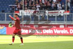 3. Liga; MSV Duisburg - FC Ingolstadt 04; Linus Rosenlöcher (19, FCI) bedankt sich, Daumen hoch