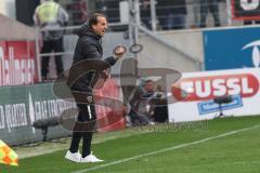 2.BL; SSV Jahn Regensburg - FC Ingolstadt 04; Cheftrainer Rüdiger Rehm (FCI) an der Seitenlinie, Spielerbank