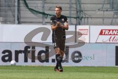 3. Liga; Rot-Weiss Essen - FC Ingolstadt 04; Tobias Schröck (21, FCI) motiviert die Mitspieler