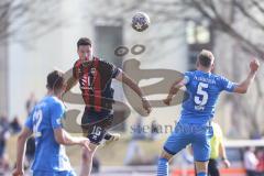 Toto-Pokal; FV Illertissen - FC Ingolstadt 04; Kopfball Ryan Malone (16, FCI) Kopf Alexander (5 FVI) Jeck Niklas (22 FVI)