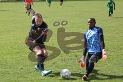 Fussball - Kreisliga - FC Grün Weiss Ingolstadt - FC Fatih Ingolstadt - Farug Lawal Torwart GW Ingolstadt - Mathias Habricht schwarz Fatih Ing. - Foto: Meyer Jürgen