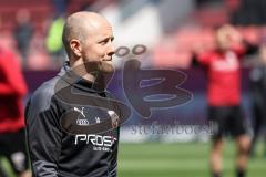 2.BL; FC Ingolstadt 04 - SC Paderborn 07; vor dem Spiel Athletik-Trainer Luca Schuster (FCI)