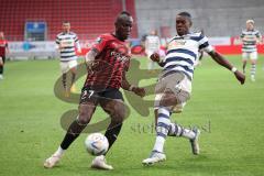 3.Liga - Saison 2022/2023 - FC Ingolstadt 04 -  MSV Duisburg - Leroy Kwadwo (Nr.5 - MSV Duisburg) - Moussa Doumbouya (Nr.27 - FCI) - Foto: Meyer Jürgen