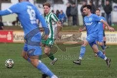 Landesliga - Saison 2025/26 - SV Manching - VFB Durach - Luca Bienek (Nr.16 - SV Manching) - Seefried Tim blau Durach - Foto: Meyer Jürgen