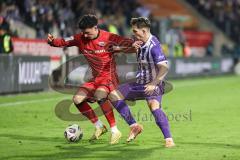 3. Liga; VfL Osnabrück - FC Ingolstadt 04; Zweikampf Kampf um den Ball Davide Sekulovic (33, FCI) Meißner Robin (11 VFL)
