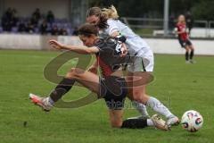 2. Frauen Bundesliga - Saison 2025/26- FC Ingolstadt 04 - VFL Wolfsburg - Anna Schitteck weiss Wolfsburg - Annika Kömm (Nr.25 - FC Ingolstadt Frauen I) - Foto: Meyer Jürgen