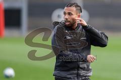 3. Liga; FC Ingolstadt 04 - Trainingsauftakt im Audi Sportpark, Trainingsgelände; Leon Guwara (6, FCI)