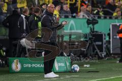 DFB Pokal; Borussia Dortmund - FC Ingolstadt 04; Cheftrainer André Schubert (FCI) an der Seitenlinie, Spielerbank