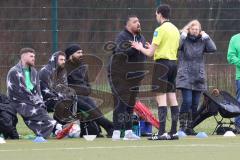 Bezirksliga - Saison 2022/2023 - FC Fatih Ingolstadt - BC Attaching - Fatih Topcu - Sportlicher Leiter / Trainer Fatih Ing. im Gespräch mit dem Schiedsrichter - Foto: Meyer Jürgen