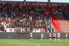 2. Bundesliga Frauen - Saison 2025/26 - FC Ingolstadt 04 Frauen - SC Sand -  Die Mannschaft begrüßt die Fans - Fans - Kulisse -  - XXXXX - Foto: Meyer Jürgen