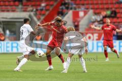 3. Liga; FC Ingolstadt 04 - 1. FC Schweinfurt 05; Zweikampf Kampf um den Ball Dellinger Michael (10 S05) Yann Sturm (7, FCI) Angleberger Devin (3 S05)